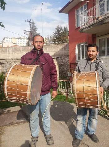 Davulcular İçin Her Mahalleye Bahşiş Kutusu
