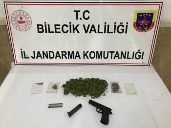 Dedesini Öldürme Suçundan Tutuklanan Şahsın Evinden Uyuşturucu Madde Çıktı
