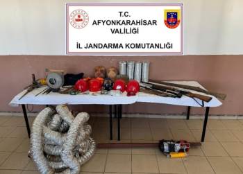 Define Bulmak İçin Evlerini Adeta Şantiye Alanına Çevirdiler
