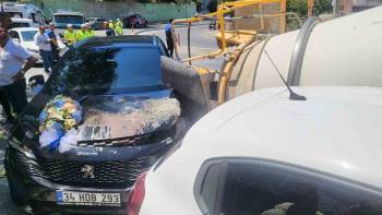 Dehşet: Beton mikseri gelin arabasının üzerine devrildi!