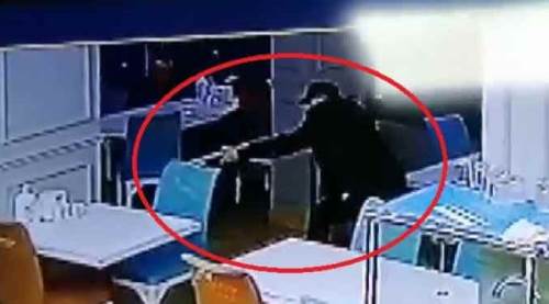 Dehşet anları! Pompalı tüfeği çıkarıp...