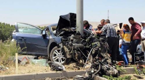 Dekan trafik kazasında hayatını kaybetti