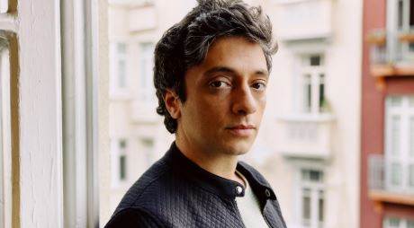 Delikanlı’da Kamer Sürprizi: Onur Ünsal Kimdir, Hangi Projelerde Yer Aldı?