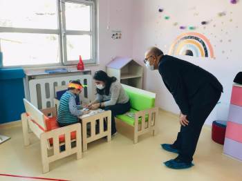 Demir,  Özel Çocukların Eğitim Gördüğü Anaokulu Gezdi
