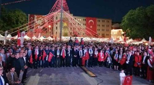 Demokrasiye sahip çıktık!