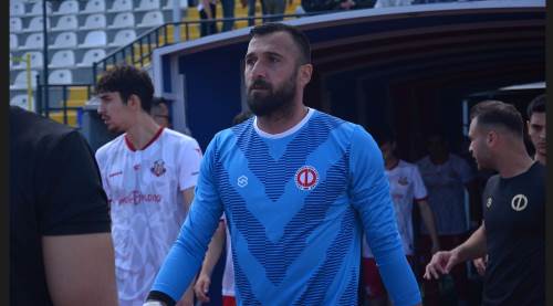 Deneyimli kaleci Şener Özcan devam edebilir