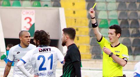 Denizlispor'a sevdiği hakem!