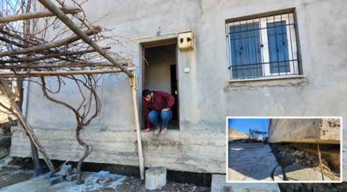 Deprem 2 metre ileri attığı evi yıkamadı