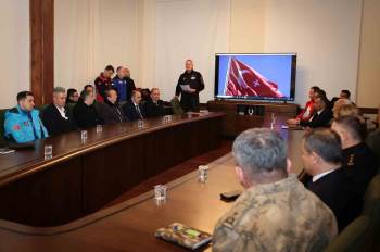 Deprem Bölgesinde Yapılan Çalışmalar Masaya Yatırıldı
