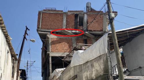 Depremde üçüncü katı yok oldu!