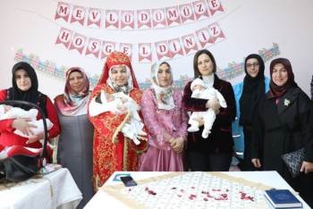 Depremzede Aileleri Yalnız Bırakmıyor
