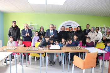 Depremzede Öğrencilerin Tüm Okul İhtiyaçları Giderildi
