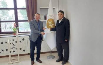 Depremzedelere 15 Bin Tl Bağışladı
