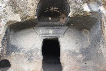 Derbent İnleri Keşfedilmeyi Bekliyor
