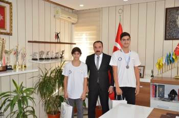 Dereceye Giren Sporculardan İl Müdürü Yıldız’A Ziyaret

