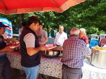 Dereköy’De Hayır Yemeği
