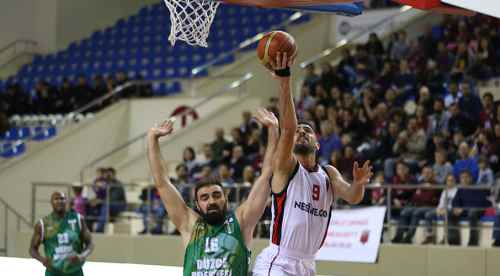 Dev adamlar moral buldu