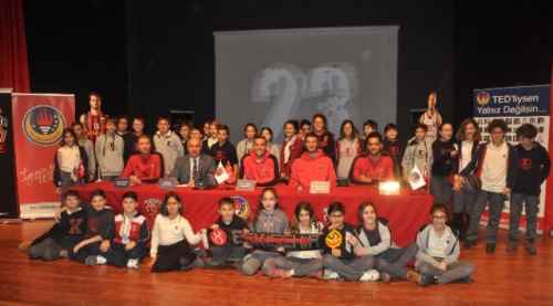 Dev adamlar panele katıldı