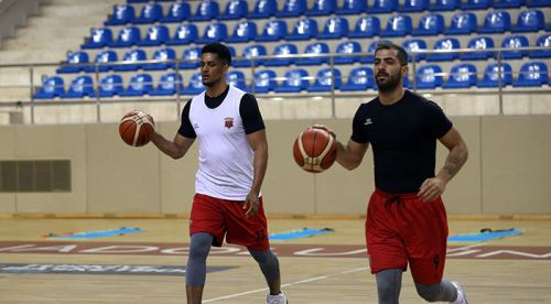 Dev adamlar tekrar topbaşı yaptı