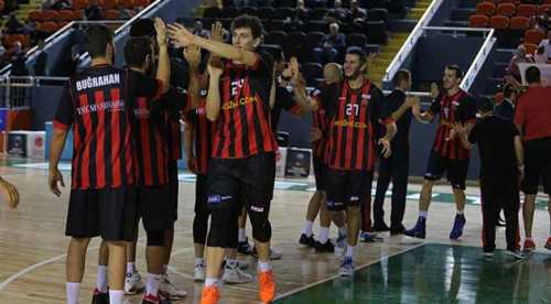 Dev adamların zirve yürüyüşü