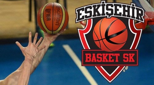 Devler peşine düştü ama onun aklı bu maçta!