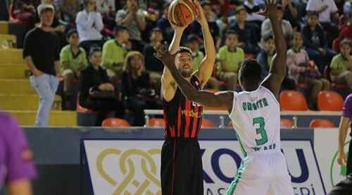 Devlerin gözü liderlikte