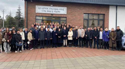 Devlet adamı gitti devlet adamı geldi