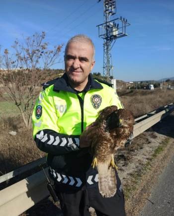 Devriye Gezen Trafik Polisleri Buldu
