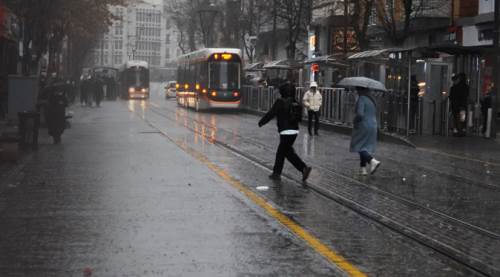 Dikkat: Eskişehir'de sağanak yağış uyarısı!
