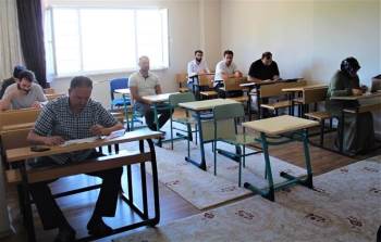 Din Görevlileri Kıyasıya Yarıştı
