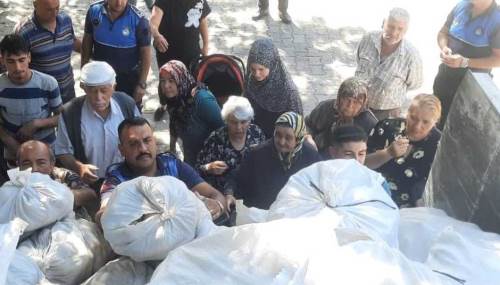 Dinar Belediyesi’nden vatandaşlara 30 ton ücretsiz patates desteği