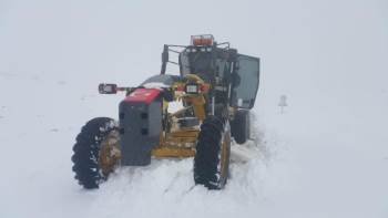 Dinar’Dan Gelen Görüntüler Kış Mevsiminin Devam Ettiğini Gözler Önüne Serdi
