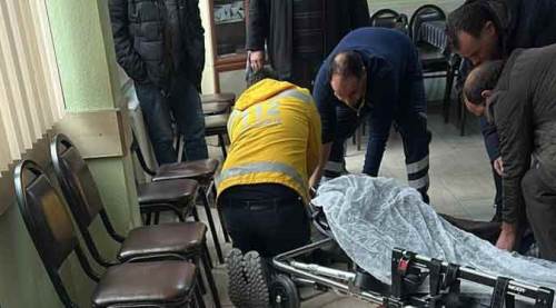 Dinlenmek için gittiği kahvede öldü!