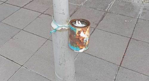 Direğe bağlanan küllük dikkat çekiyor