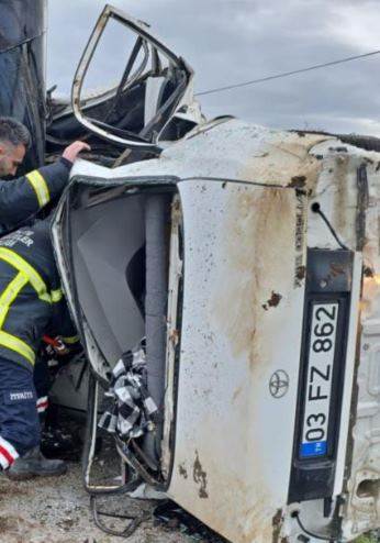 Direksiyon hakimiyetini kaybeden sürücü yaşamını yitirdi