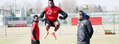 Dış dünyaya kapılar kapandı