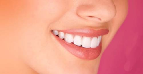 Diş eti çekilmesi neden olur? Belirtileri nelerdir?