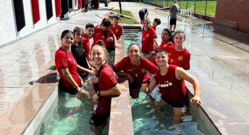 Dişi Şimşekler lige hazırlanıyor