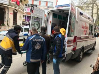 Diyaliz Aracından İnerken Dengesini Kaybedip Düşen Kadın Yaralandı
