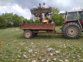 Doğaya Gelişi Güzel Atılan Evsel Atıklar Toplanıyor
