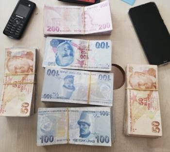 Dolandırıcılar ‘Kimlik Bilgilerinizle Kuyumcu Soymuşlar’ Dedi Yaşlı Kadını Polis Ekipleri Kurtardı
