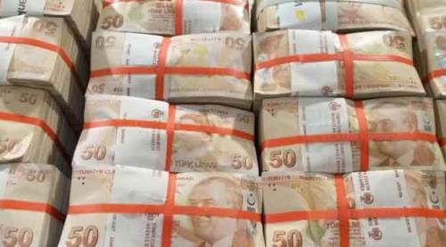 Dolandırıcılara tam 100 bin lirasını kaptırdı!