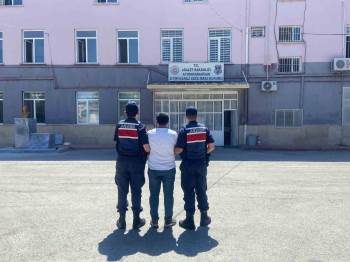 Dolandırıcılıktan 5 Yıl Hapis Cezasıyla Aranan Şahsı Jandarma Yakaladı
