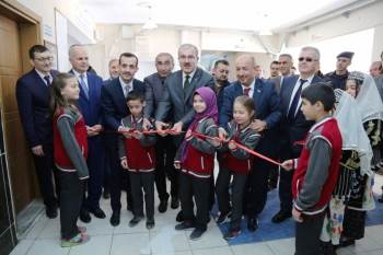 Domaniç Ortaokulu’Na Kütüphane
