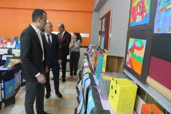 Domaniç Ortaokulu’Nda Yıl Sonu Sergisi
