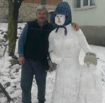 Domaniç’Te Hayal Gücünü Zorlayan Kardan Kadınlar Ve Çocuklar İle Kardan Ayı
