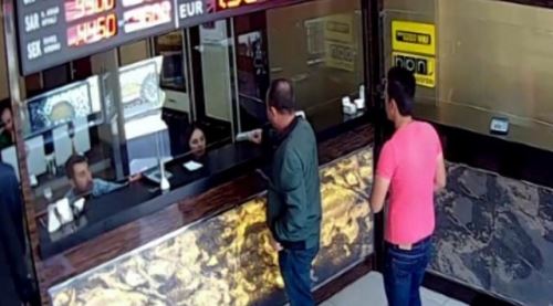 Döviz bürosunda akıl almaz hata!