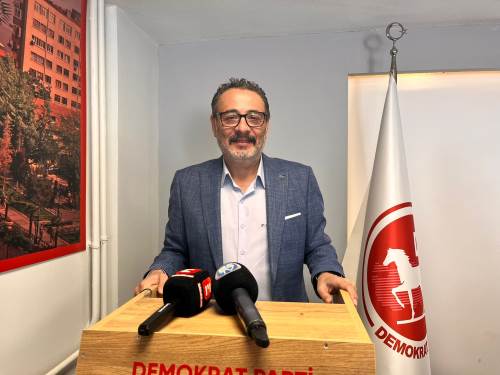 DP İl Başkanı Özcan: "Devletin yükü velinin sırtında!"