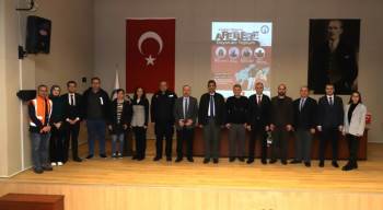 Dpü’De “Afetlere Dayanıklı Toplum” Başlıklı Panel Düzenlendi
