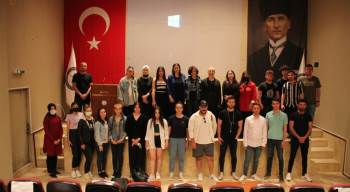 Dpü’De “Arıların Sesi Ol” Konulu Konferans
